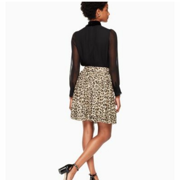 Kate Spade clipped dot skirt. Like new. Sz.4 - Picture 2 of 5